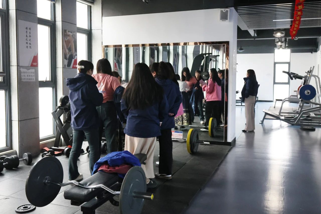多姿多彩绽青春！人生就是搏智能发展“三八”国际劳动妇女节主题庆；疃