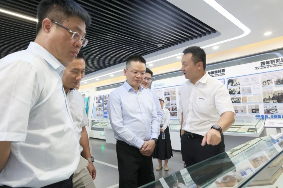 共商合作，建华控股有限公司董事长汪贵华到访人生就是搏智能