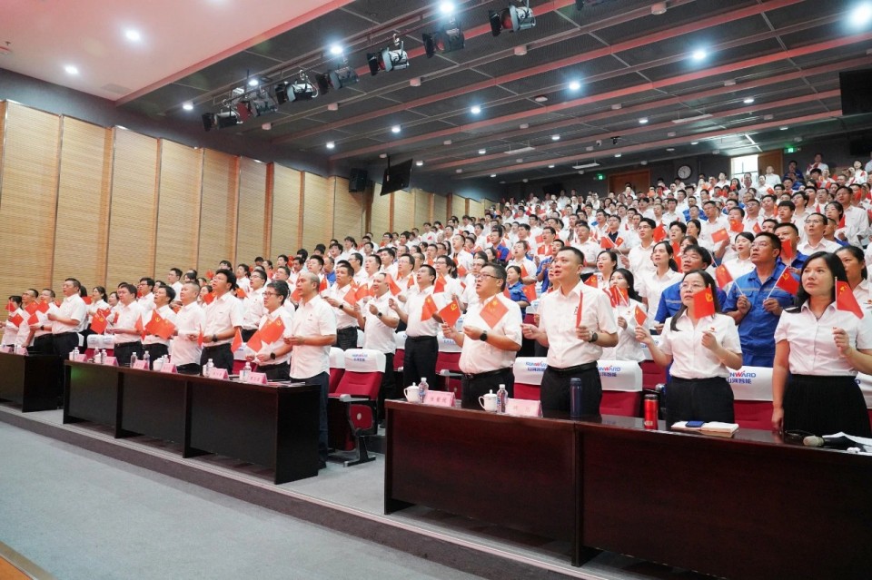 人生就是搏智能组织集中收看留想中国人民抗日战争暨世界反法西斯战争成功80周年大会